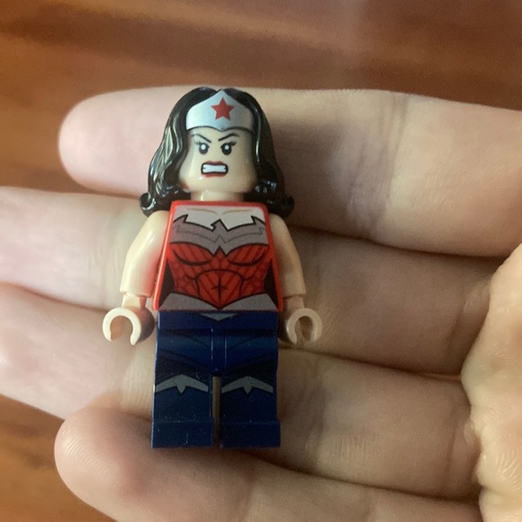 Lego Other - LEGO DC Super Heroes Wonder Woman - Dark Blue Legs minifigure